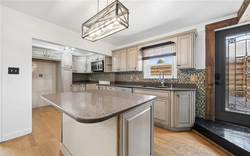 512 5TH STREET, WEBSTER, 15087, 3 Bedrooms Bedrooms, 7 Rooms Rooms,3 BathroomsBathrooms,Residential,For Sale,5TH STREET,1759436