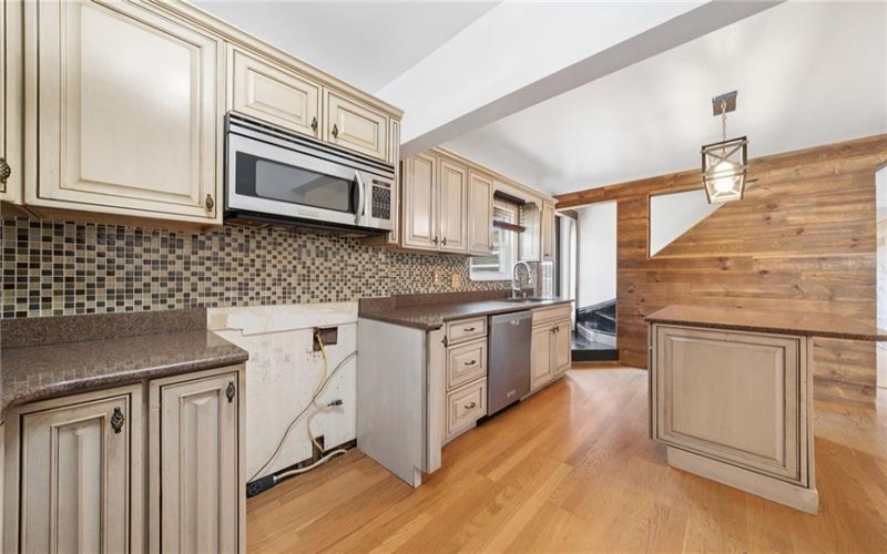 512 5TH STREET, WEBSTER, 15087, 3 Bedrooms Bedrooms, 7 Rooms Rooms,3 BathroomsBathrooms,Residential,For Sale,5TH STREET,1759436