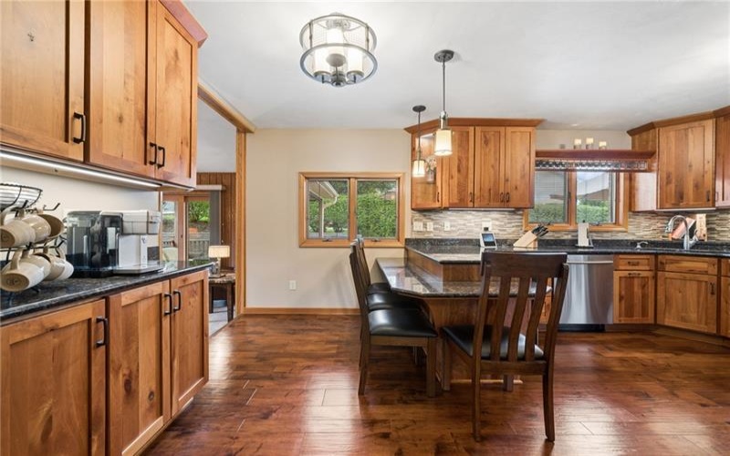 215 Shelby Drive, Greensburg, 15601, 3 Bedrooms Bedrooms, 9 Rooms Rooms,3.1 BathroomsBathrooms,Residential,For Sale,Shelby Drive,1759461