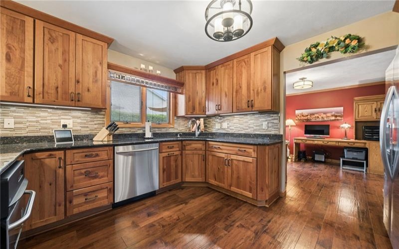 215 Shelby Drive, Greensburg, 15601, 3 Bedrooms Bedrooms, 9 Rooms Rooms,3.1 BathroomsBathrooms,Residential,For Sale,Shelby Drive,1759461