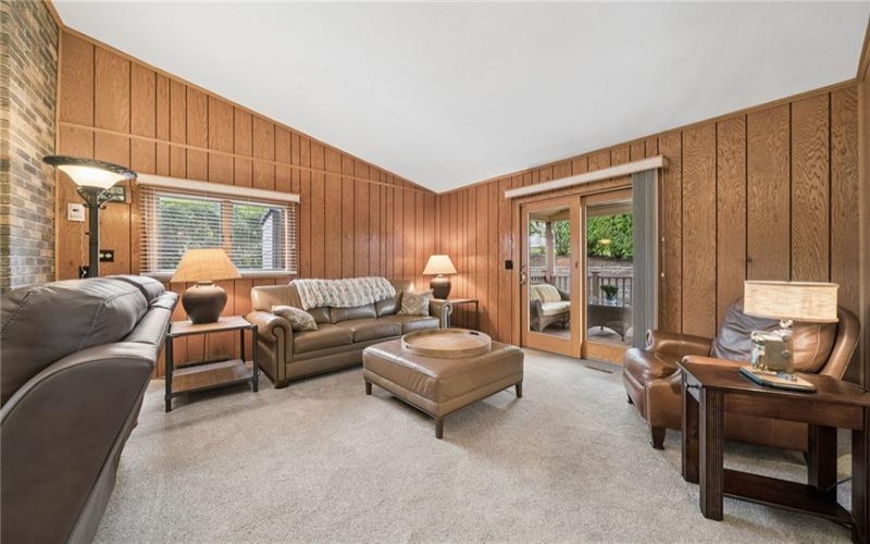 215 Shelby Drive, Greensburg, 15601, 3 Bedrooms Bedrooms, 9 Rooms Rooms,3.1 BathroomsBathrooms,Residential,For Sale,Shelby Drive,1759461