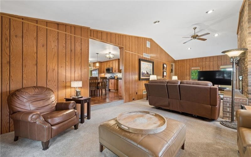 215 Shelby Drive, Greensburg, 15601, 3 Bedrooms Bedrooms, 9 Rooms Rooms,3.1 BathroomsBathrooms,Residential,For Sale,Shelby Drive,1759461