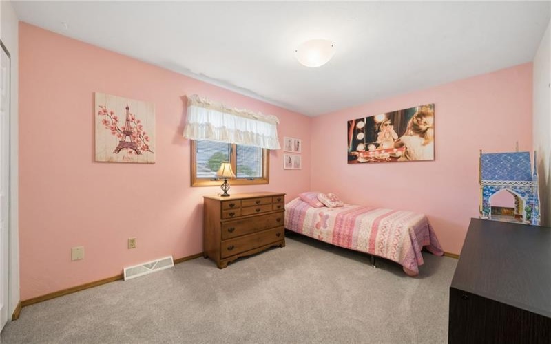 215 Shelby Drive, Greensburg, 15601, 3 Bedrooms Bedrooms, 9 Rooms Rooms,3.1 BathroomsBathrooms,Residential,For Sale,Shelby Drive,1759461