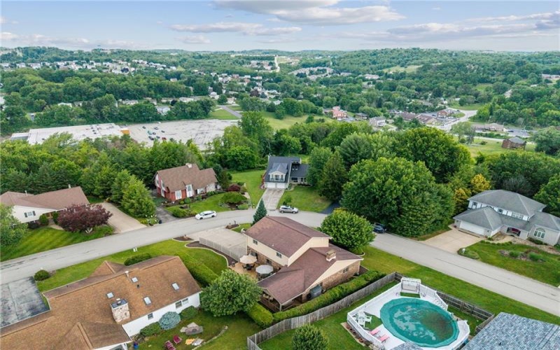215 Shelby Drive, Greensburg, 15601, 3 Bedrooms Bedrooms, 9 Rooms Rooms,3.1 BathroomsBathrooms,Residential,For Sale,Shelby Drive,1759461