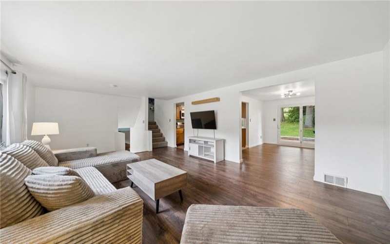 3032 Ben Venue Dr, Greensburg, 15601, 4 Bedrooms Bedrooms, ,1.1 BathroomsBathrooms,Residential,For Sale,Ben Venue Dr,1759543