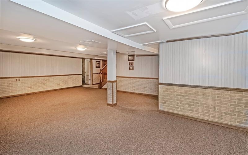 1 Westwood Drive, Jeannette, 15644, 3 Bedrooms Bedrooms, 9 Rooms Rooms,2 BathroomsBathrooms,Residential,For Sale,Westwood Drive,1744363