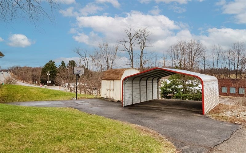 1 Westwood Drive, Jeannette, 15644, 3 Bedrooms Bedrooms, 9 Rooms Rooms,2 BathroomsBathrooms,Residential,For Sale,Westwood Drive,1744363