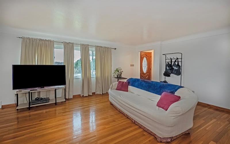 1 Westwood Drive, Jeannette, 15644, 3 Bedrooms Bedrooms, 9 Rooms Rooms,2 BathroomsBathrooms,Residential,For Sale,Westwood Drive,1744363