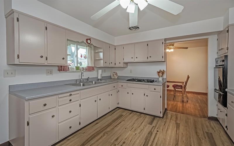 1 Westwood Drive, Jeannette, 15644, 3 Bedrooms Bedrooms, 9 Rooms Rooms,2 BathroomsBathrooms,Residential,For Sale,Westwood Drive,1744363