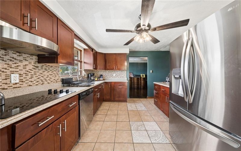 30 Clay Pike, Irwin, 15642, 3 Bedrooms Bedrooms, 8 Rooms Rooms,2.1 BathroomsBathrooms,Residential,For Sale,Clay Pike,1759474