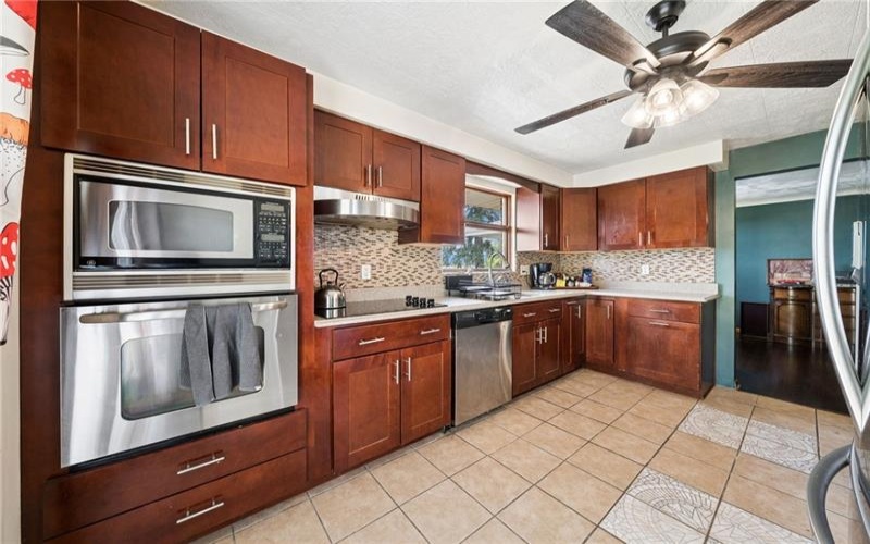 30 Clay Pike, Irwin, 15642, 3 Bedrooms Bedrooms, 8 Rooms Rooms,2.1 BathroomsBathrooms,Residential,For Sale,Clay Pike,1759474