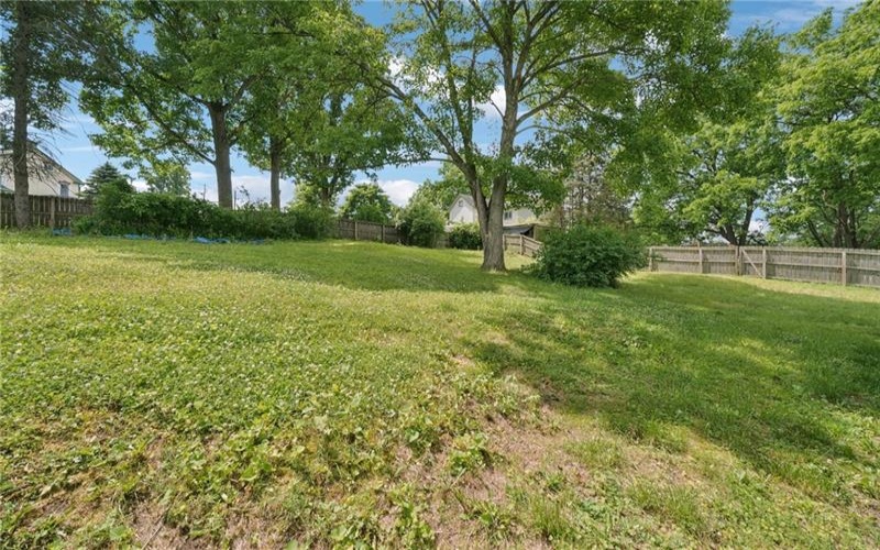 30 Clay Pike, Irwin, 15642, 3 Bedrooms Bedrooms, 8 Rooms Rooms,2.1 BathroomsBathrooms,Residential,For Sale,Clay Pike,1759474