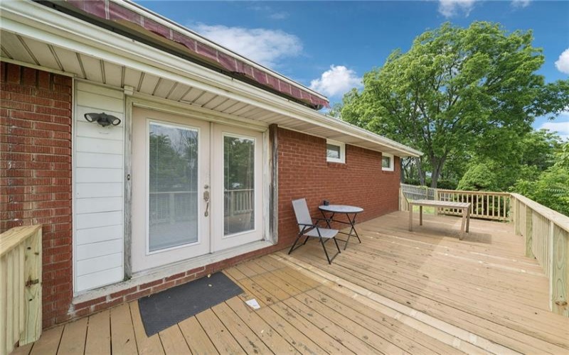30 Clay Pike, Irwin, 15642, 3 Bedrooms Bedrooms, 8 Rooms Rooms,2.1 BathroomsBathrooms,Residential,For Sale,Clay Pike,1759474