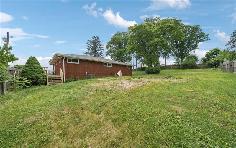 30 Clay Pike, Irwin, 15642, 3 Bedrooms Bedrooms, 8 Rooms Rooms,2.1 BathroomsBathrooms,Residential,For Sale,Clay Pike,1759474