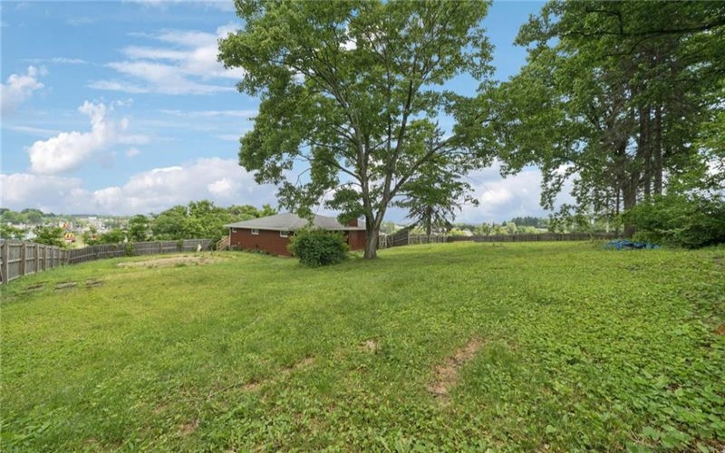 30 Clay Pike, Irwin, 15642, 3 Bedrooms Bedrooms, 8 Rooms Rooms,2.1 BathroomsBathrooms,Residential,For Sale,Clay Pike,1759474