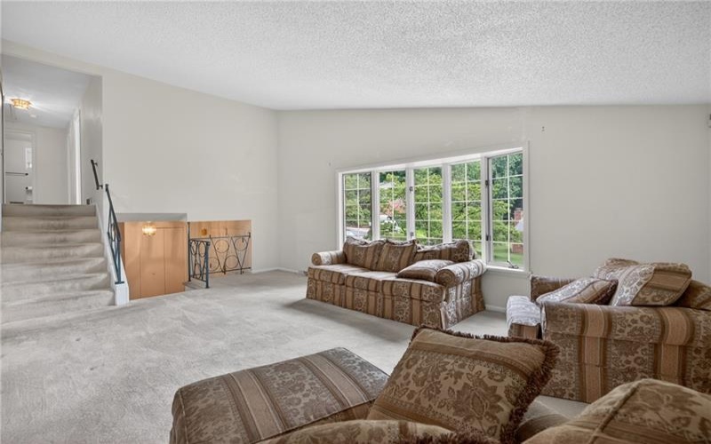 3808 Edinburg Dr, Murrysville, 15668, 3 Bedrooms Bedrooms, ,2.1 BathroomsBathrooms,Residential,For Sale,Edinburg Dr,1759635