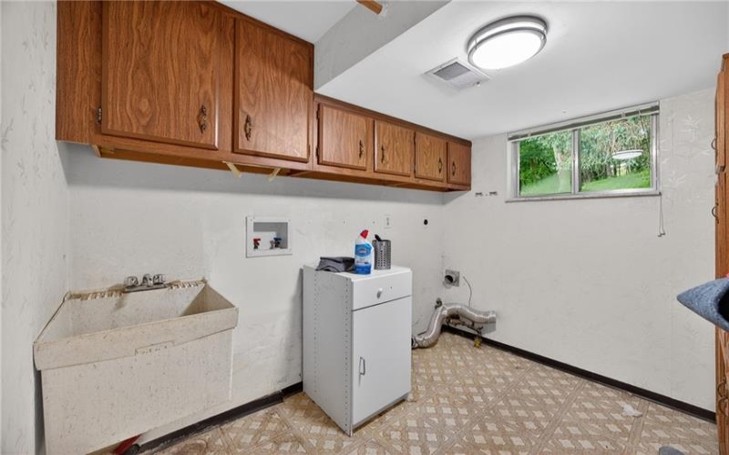 3808 Edinburg Dr, Murrysville, 15668, 3 Bedrooms Bedrooms, ,2.1 BathroomsBathrooms,Residential,For Sale,Edinburg Dr,1759635