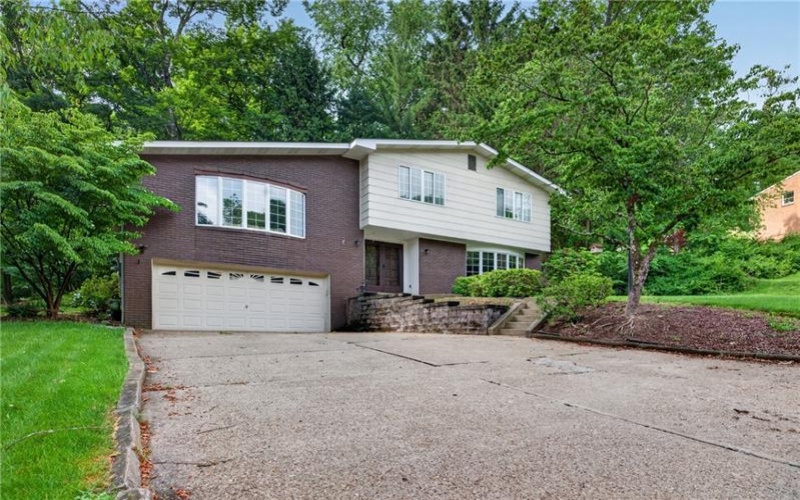 3808 Edinburg Dr, Murrysville, 15668, 3 Bedrooms Bedrooms, ,2.1 BathroomsBathrooms,Residential,For Sale,Edinburg Dr,1759635