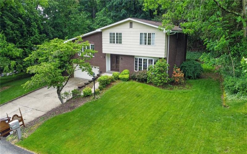 3808 Edinburg Dr, Murrysville, 15668, 3 Bedrooms Bedrooms, ,2.1 BathroomsBathrooms,Residential,For Sale,Edinburg Dr,1759635