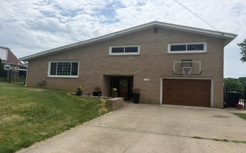 111 Hague Ln, Uniontown, 15401, 3 Bedrooms Bedrooms, ,2 BathroomsBathrooms,Residential,For Sale,Hague Ln,1758905