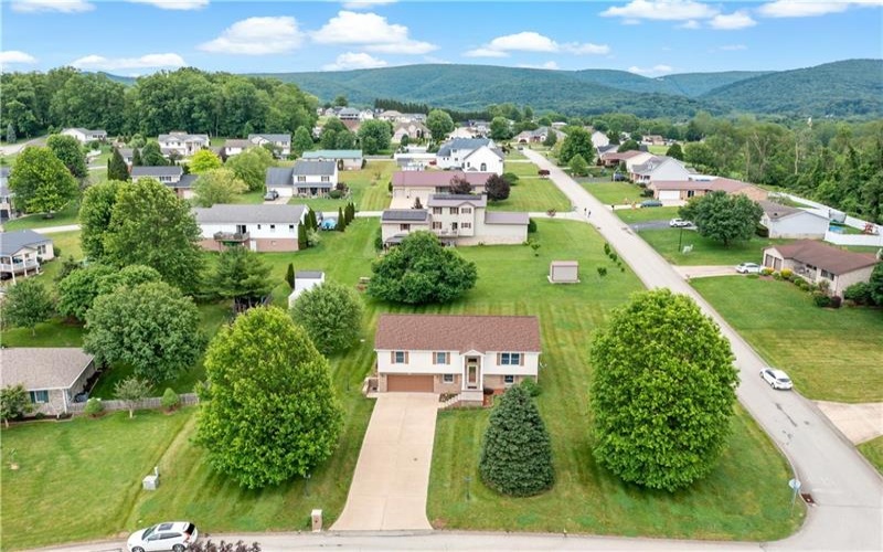 103 Long Ridge Ln, Uniontown, 15401, 3 Bedrooms Bedrooms, 9 Rooms Rooms,2 BathroomsBathrooms,Residential,For Sale,Long Ridge Ln,1759777