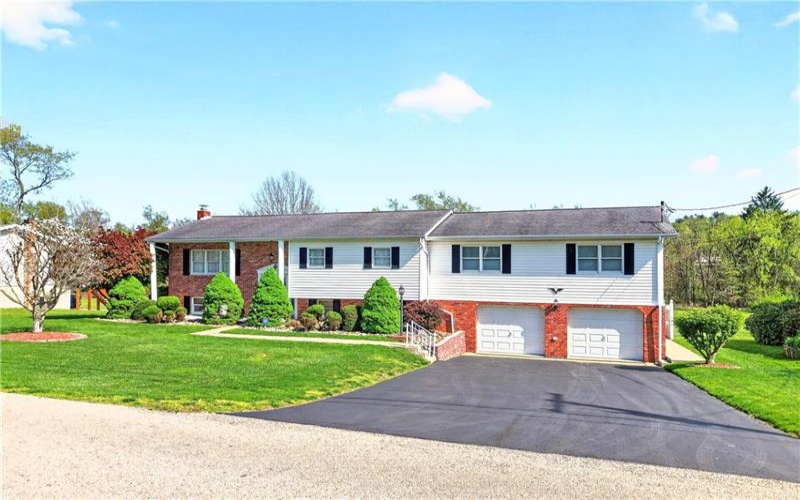 321 Falls Avenue, Connellsville, 15425, 3 Bedrooms Bedrooms, 7 Rooms Rooms,2.1 BathroomsBathrooms,Residential,For Sale,Falls Avenue,1757897