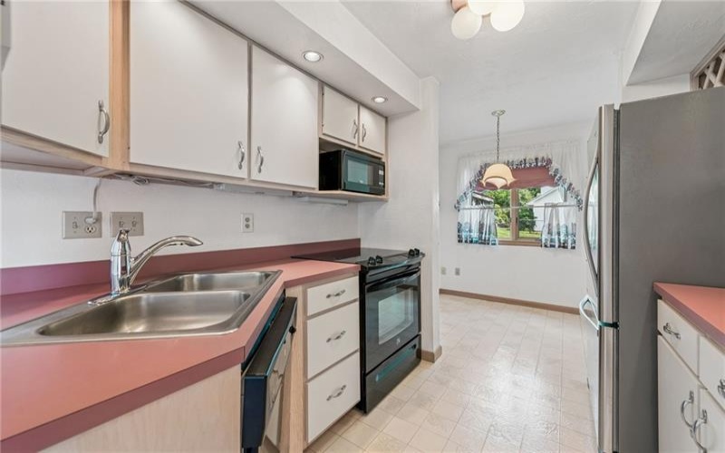 133 Mellingertown Rd, Mt. Pleasant, 15666, 2 Bedrooms Bedrooms, 11 Rooms Rooms,2.1 BathroomsBathrooms,Residential,For Sale,Mellingertown Rd,1759813