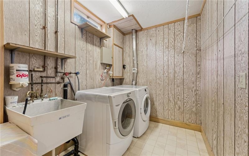 133 Mellingertown Rd, Mt. Pleasant, 15666, 2 Bedrooms Bedrooms, 11 Rooms Rooms,2.1 BathroomsBathrooms,Residential,For Sale,Mellingertown Rd,1759813