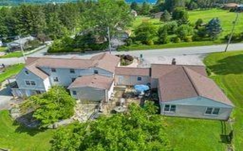 809 Monastery, Latrobe, 15650, 3 Bedrooms Bedrooms, 6 Rooms Rooms,2 BathroomsBathrooms,Residential,For Sale,Monastery,1758167