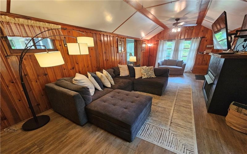 60 Nelson Rd, Ohiopyle, 15470, 2 Bedrooms Bedrooms, 6 Rooms Rooms,1.1 BathroomsBathrooms,Residential,For Sale,Nelson Rd,1759824