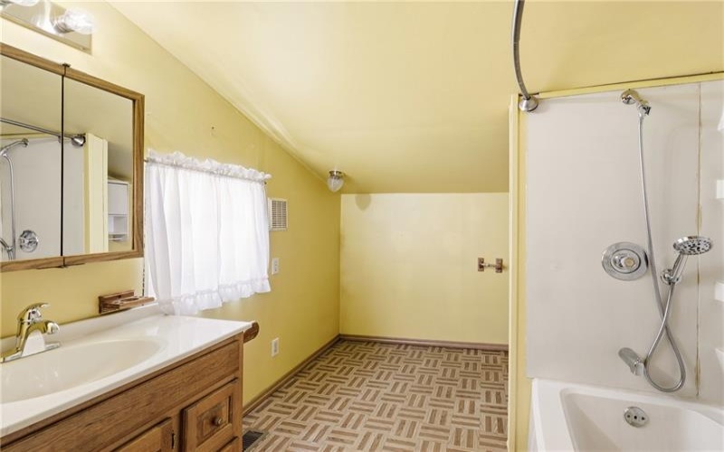 111 Center St, Stoystown, 15563, 3 Bedrooms Bedrooms, ,1.1 BathroomsBathrooms,Residential,For Sale,Center St,1759953