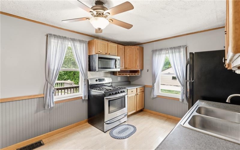 111 Center St, Stoystown, 15563, 3 Bedrooms Bedrooms, ,1.1 BathroomsBathrooms,Residential,For Sale,Center St,1759953