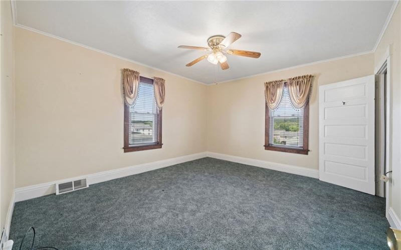212 4th Street, Youngwood, 15697, 2 Bedrooms Bedrooms, 7 Rooms Rooms,1 BathroomBathrooms,Residential,For Sale,4th Street,1759987