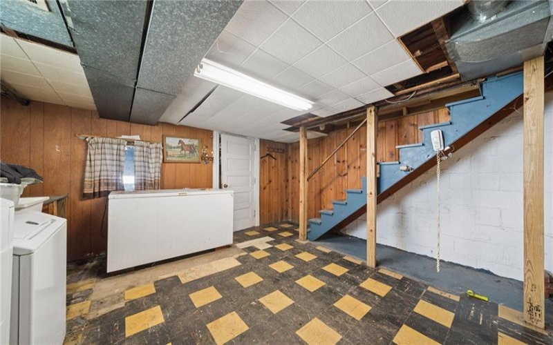 212 4th Street, Youngwood, 15697, 2 Bedrooms Bedrooms, 7 Rooms Rooms,1 BathroomBathrooms,Residential,For Sale,4th Street,1759987