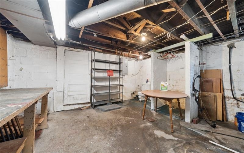212 4th Street, Youngwood, 15697, 2 Bedrooms Bedrooms, 7 Rooms Rooms,1 BathroomBathrooms,Residential,For Sale,4th Street,1759987
