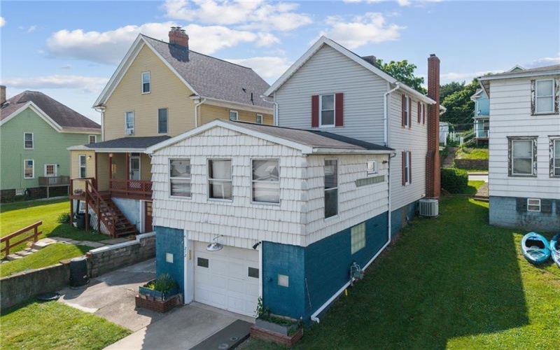 212 4th Street, Youngwood, 15697, 2 Bedrooms Bedrooms, 7 Rooms Rooms,1 BathroomBathrooms,Residential,For Sale,4th Street,1759987