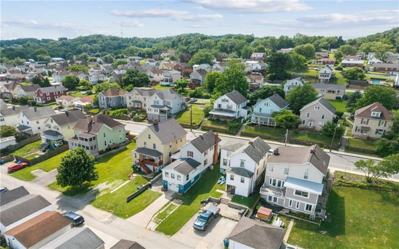 212 4th Street, Youngwood, 15697, 2 Bedrooms Bedrooms, 7 Rooms Rooms,1 BathroomBathrooms,Residential,For Sale,4th Street,1759987