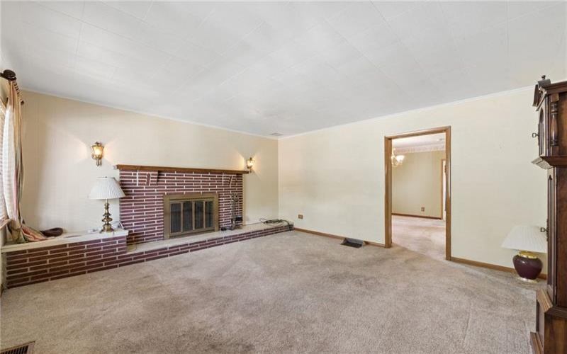 212 4th Street, Youngwood, 15697, 2 Bedrooms Bedrooms, 7 Rooms Rooms,1 BathroomBathrooms,Residential,For Sale,4th Street,1759987