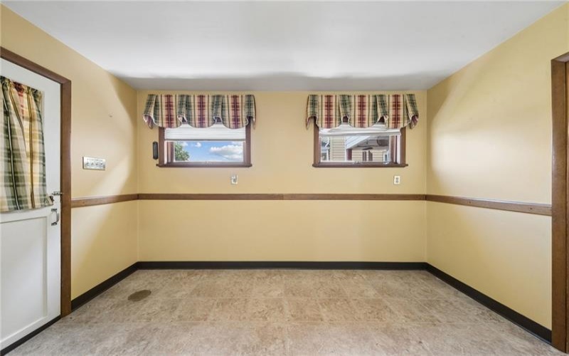 212 4th Street, Youngwood, 15697, 2 Bedrooms Bedrooms, 7 Rooms Rooms,1 BathroomBathrooms,Residential,For Sale,4th Street,1759987