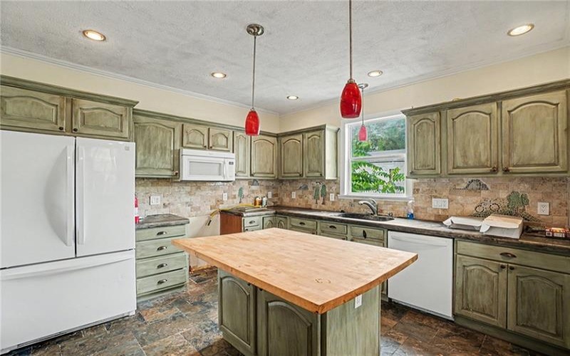 300 Duncan Avenue, Washington, 15301, 4 Bedrooms Bedrooms, ,2.1 BathroomsBathrooms,Residential,For Sale,Duncan Avenue,1760031