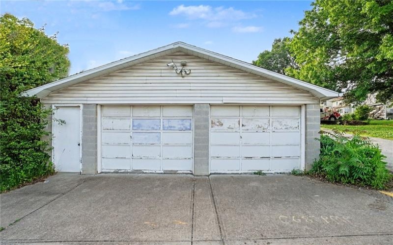 300 Duncan Avenue, Washington, 15301, 4 Bedrooms Bedrooms, ,2.1 BathroomsBathrooms,Residential,For Sale,Duncan Avenue,1760031