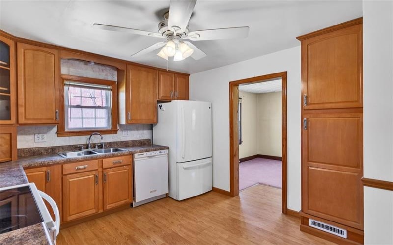 24 Taylor Ave, Clarksville, 15322, 3 Bedrooms Bedrooms, 7 Rooms Rooms,2 BathroomsBathrooms,Residential,For Sale,Taylor Ave,1758228