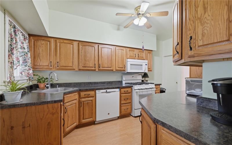 145 Jefferson Ave, Vandergrift, 15690, 5 Bedrooms Bedrooms, 8 Rooms Rooms,1.1 BathroomsBathrooms,Residential,For Sale,Jefferson Ave,1759761