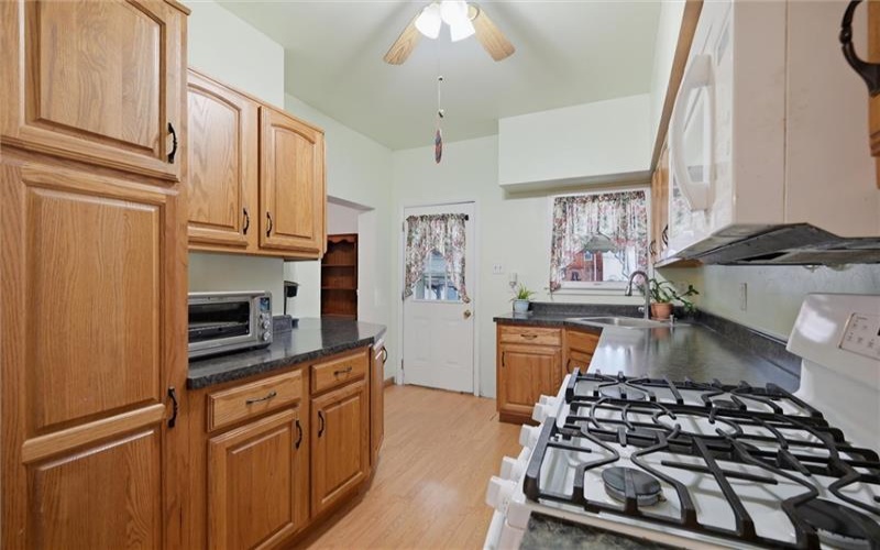 145 Jefferson Ave, Vandergrift, 15690, 5 Bedrooms Bedrooms, 8 Rooms Rooms,1.1 BathroomsBathrooms,Residential,For Sale,Jefferson Ave,1759761