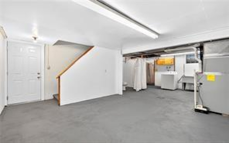 34 Westmoreland Dr., Monessen, 15062, 4 Bedrooms Bedrooms, 7 Rooms Rooms,2 BathroomsBathrooms,Residential,For Sale,Westmoreland Dr.,1760034
