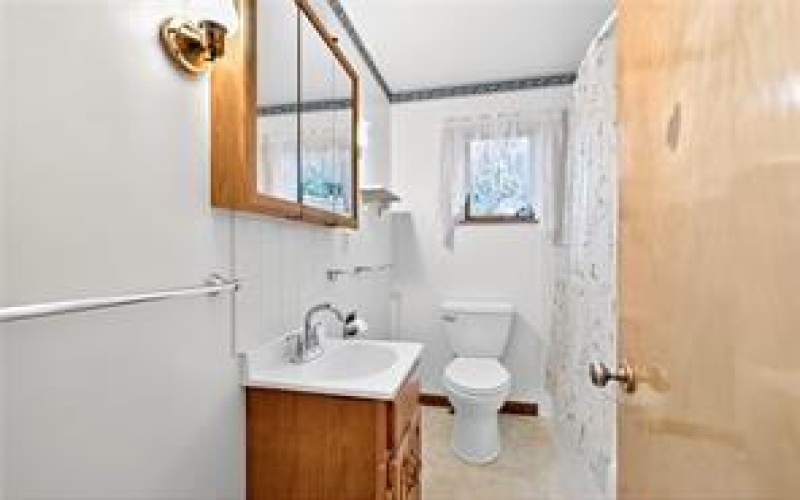 34 Westmoreland Dr., Monessen, 15062, 4 Bedrooms Bedrooms, 7 Rooms Rooms,2 BathroomsBathrooms,Residential,For Sale,Westmoreland Dr.,1760034