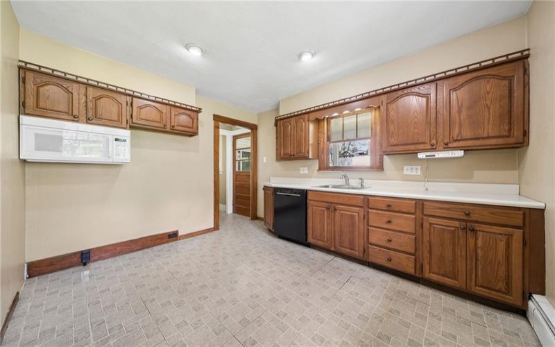 1405 Park Ave, Washington, 15301, 4 Bedrooms Bedrooms, 7 Rooms Rooms,1.1 BathroomsBathrooms,Residential,For Sale,Park Ave,1760024