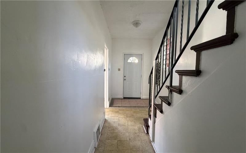 1633 Leishman Ave, New Kensington, 15068, 5 Bedrooms Bedrooms, ,2.1 BathroomsBathrooms,Residential,For Sale,Leishman Ave,1760051