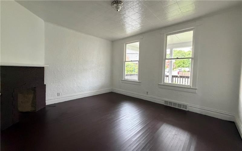 1633 Leishman Ave, New Kensington, 15068, 5 Bedrooms Bedrooms, ,2.1 BathroomsBathrooms,Residential,For Sale,Leishman Ave,1760051