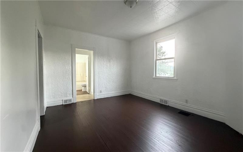 1633 Leishman Ave, New Kensington, 15068, 5 Bedrooms Bedrooms, ,2.1 BathroomsBathrooms,Residential,For Sale,Leishman Ave,1760051